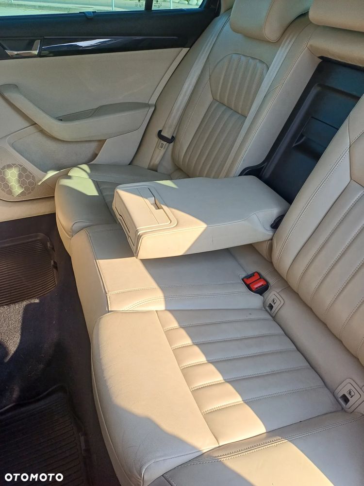 Skoda Superb 2.0 TDI 4x4 L&K DSG - 17