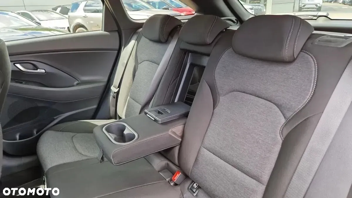 Hyundai i30 1.5 T-GDI 48V Smart DCT - 12