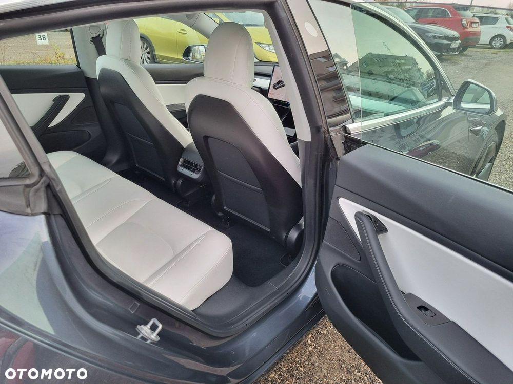 Tesla Model 3 Langstreckenbatterie Allradantrieb Dual Motor - 17