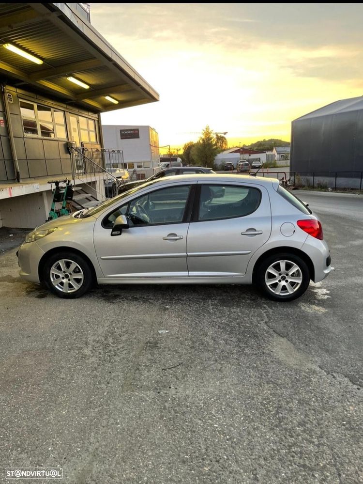 Peugeot 207 - 2