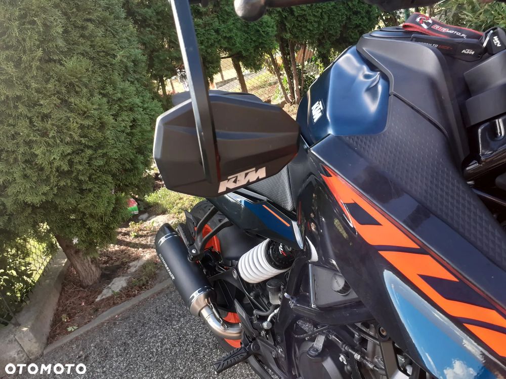 KTM Duke 125 - 21