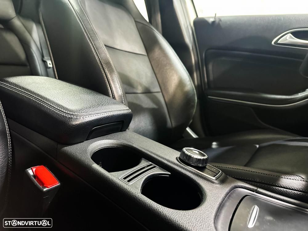 Mercedes-Benz A 180 d 7G-DCT AMG Line - 38