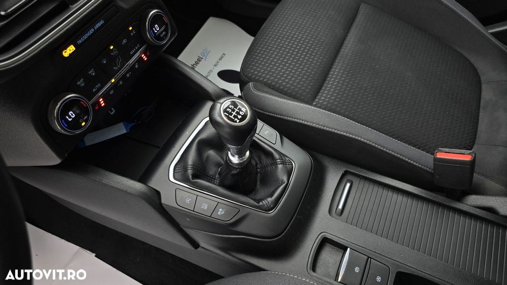 Ford Focus 1.0 EcoBoost Trend - 17