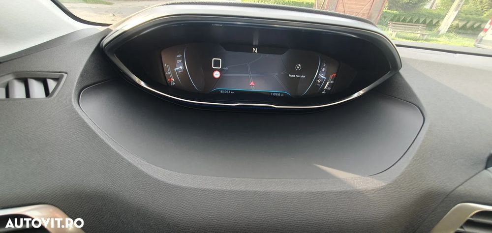 Peugeot 3008 PureTech 130 Stop & Start GPF EAT8 Active Business-Paket - 17