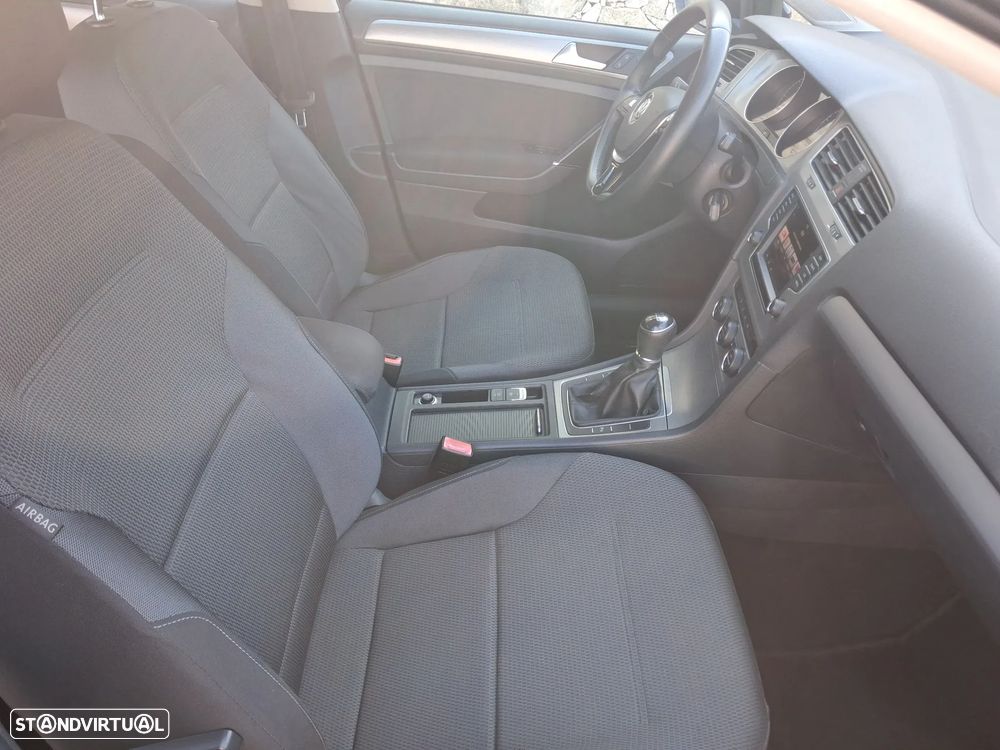 VW Golf Variant 1.6 TDi GPS Edition - 17