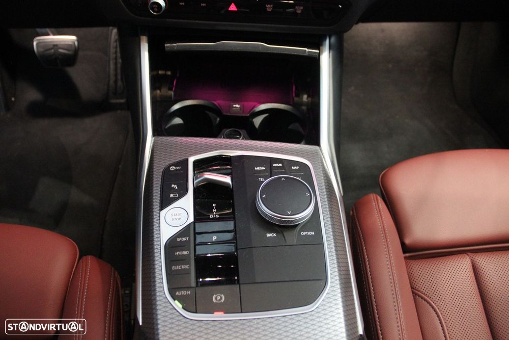 BMW 330 e Pack Desportivo M Auto - 19