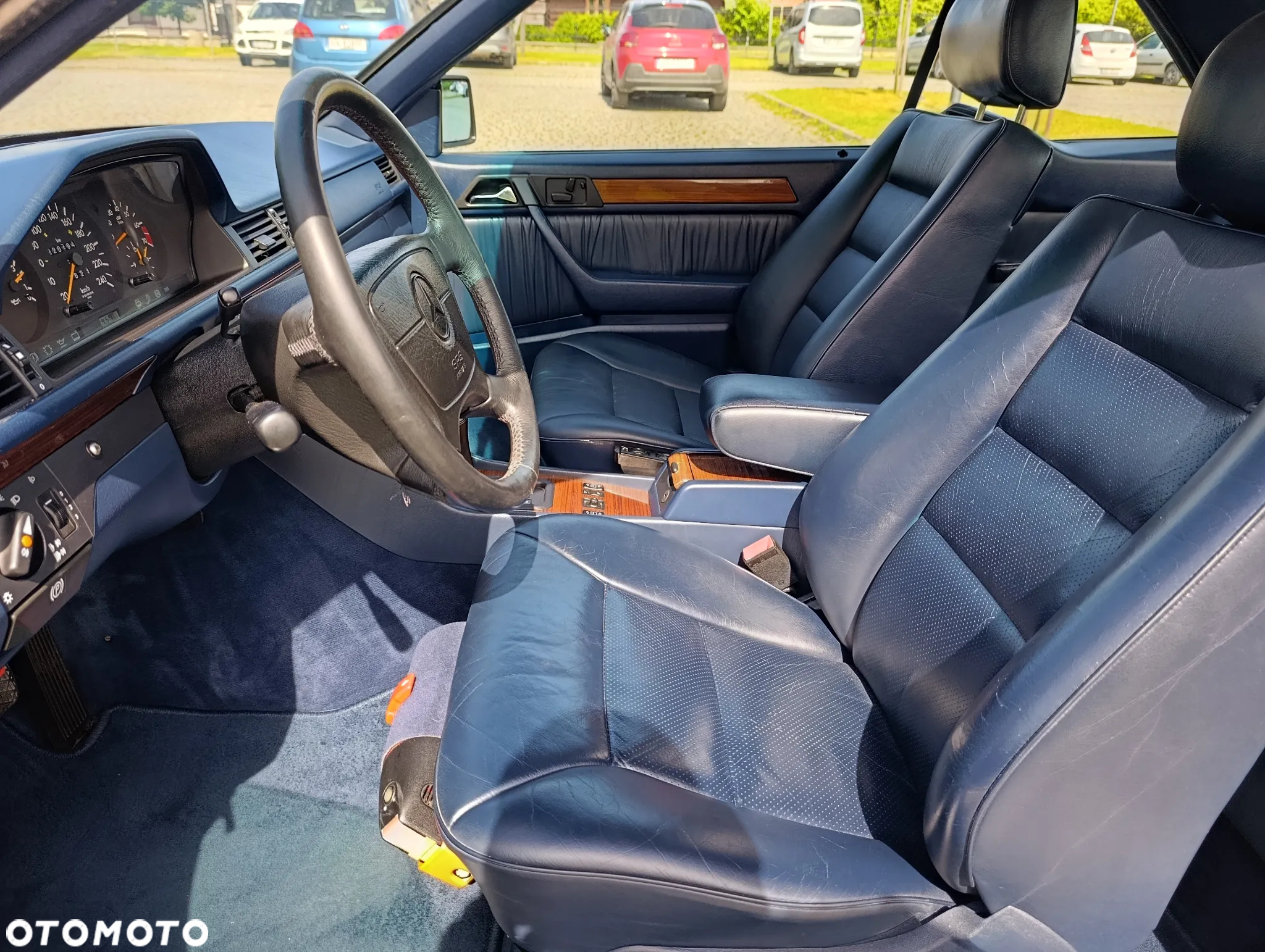 Mercedes-Benz W124 (1984-1993) - 12