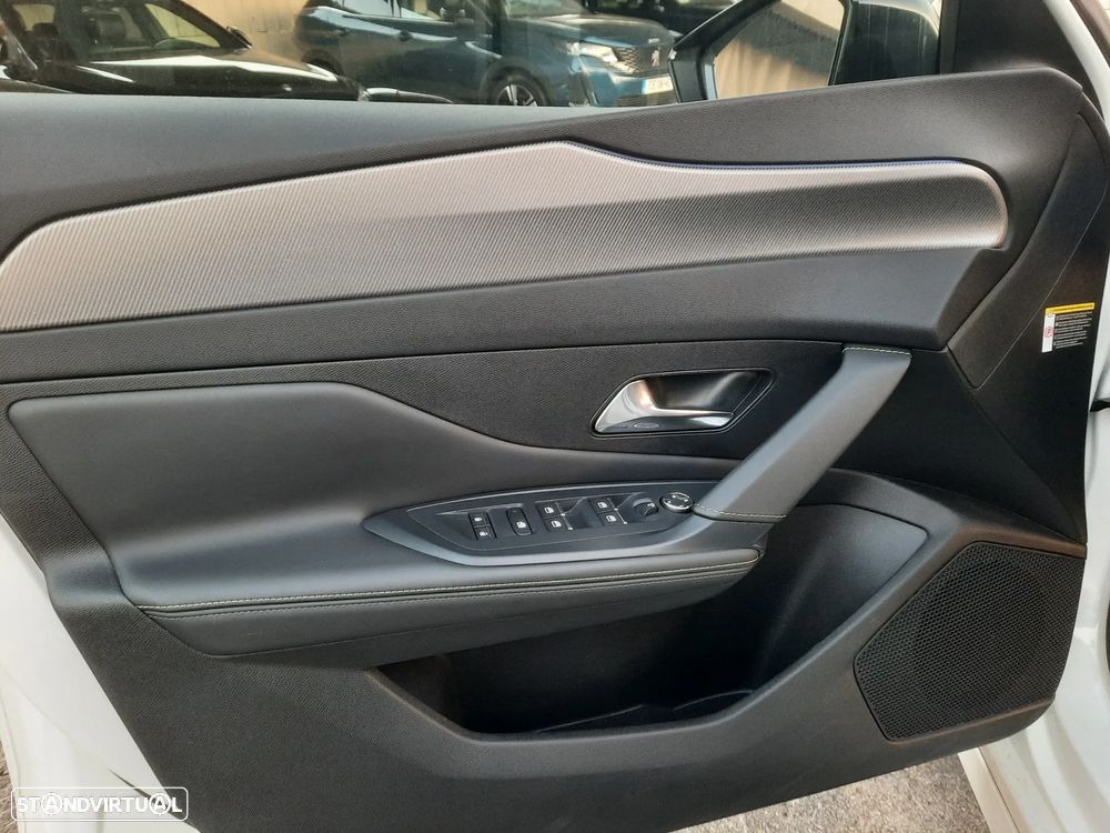 Peugeot 308 1.6 Hybrid GT Pack e-EAT8 - 21