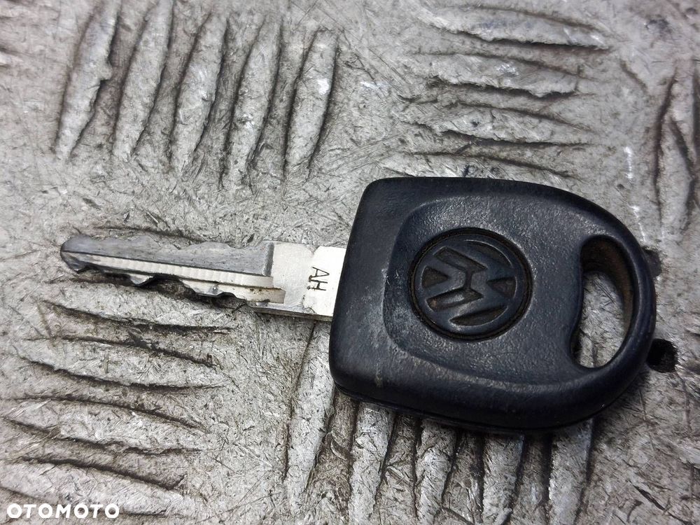 ZESTAW STARTOWY VOLKSWAGEN GOLF III 1.6 8V 032906026D 1H0953257B - 6