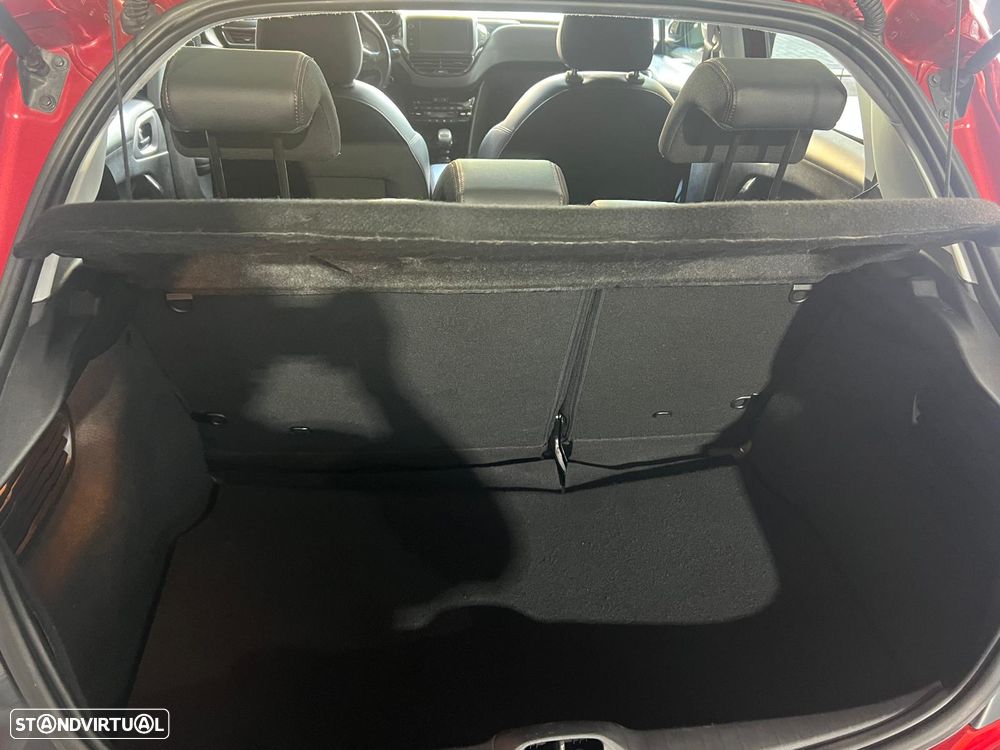 Peugeot 208 1.2 PureTech GT Line - 24