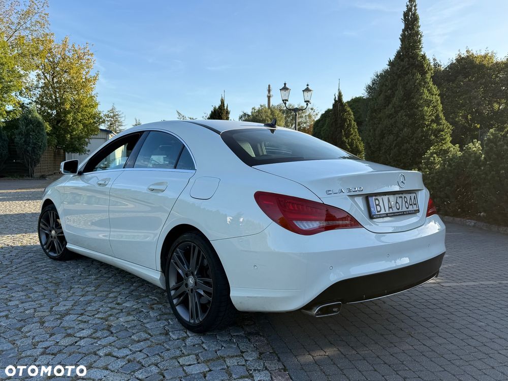 Mercedes-Benz CLA 200 7G-DCT Urban - 14