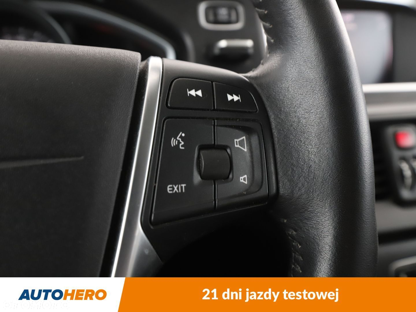 Volvo V40 Cross Country - 27