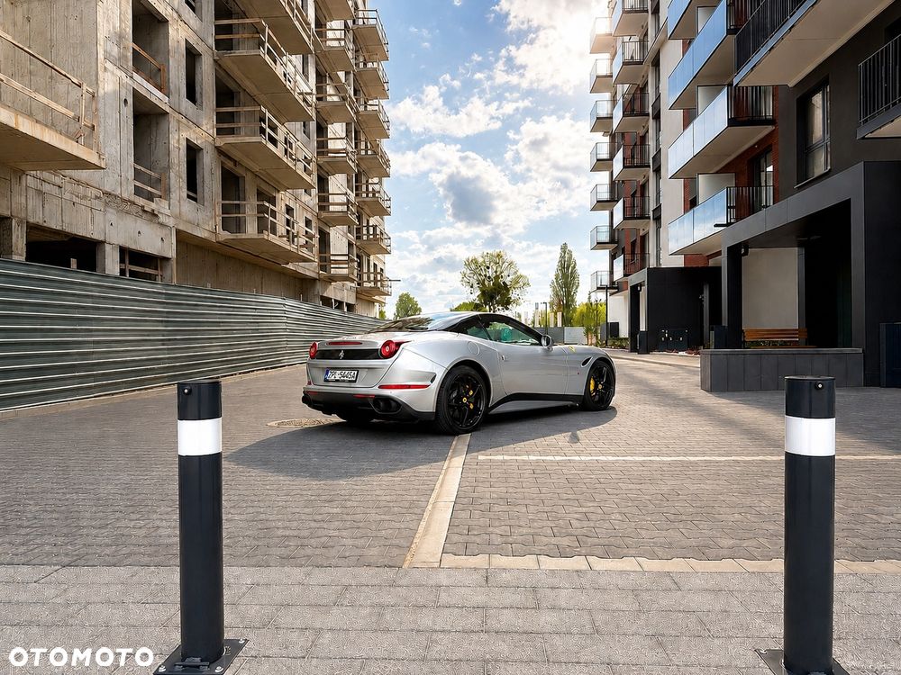 Ferrari California T - 12