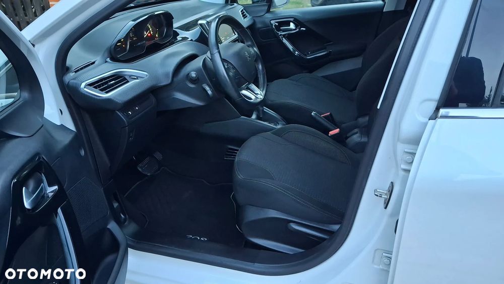 Peugeot 208 1.2 PureTech GPF Allure S&S EAT6 - 26