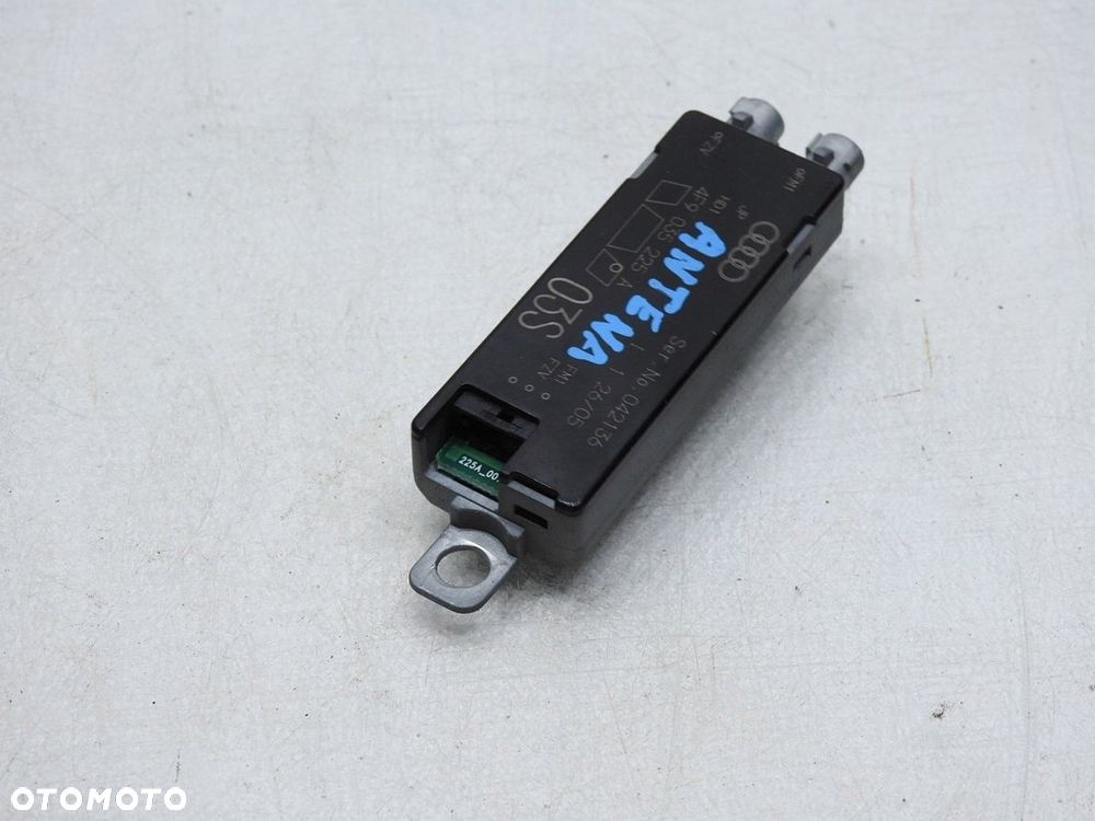WZMACNIACZ ANTENY AUDI A6 C6 AVANT 4F9035225A - 4