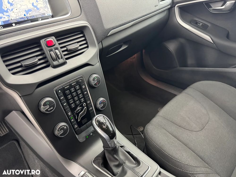 Volvo V40 D3 Geartronic Summum - 23