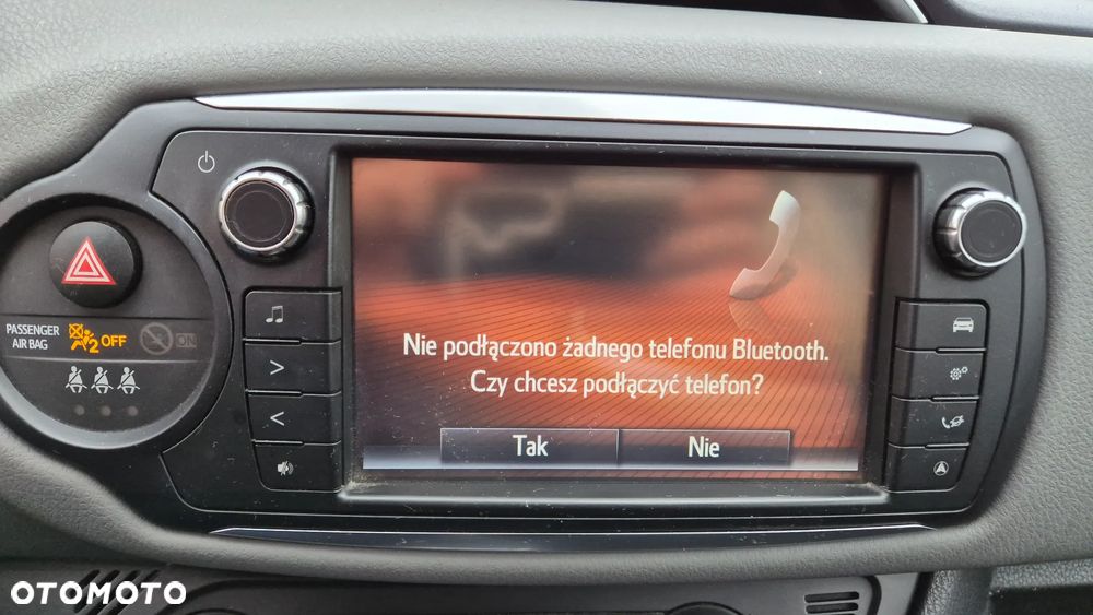 Toyota Yaris 1.33 Premium EU6 - 18