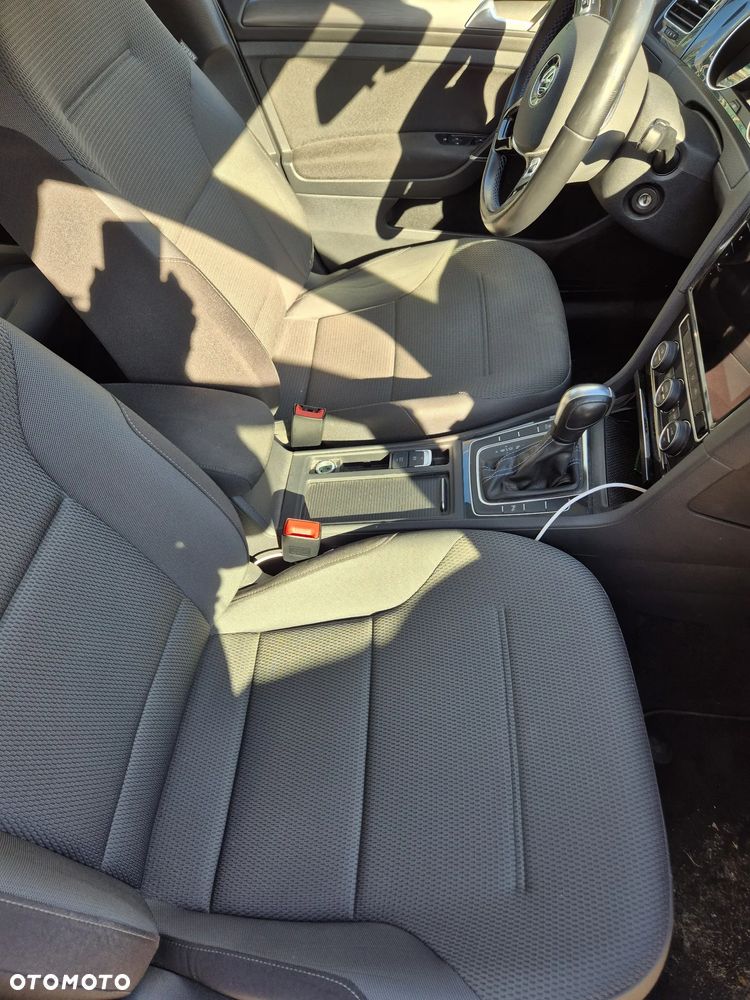 Volkswagen Golf - 8