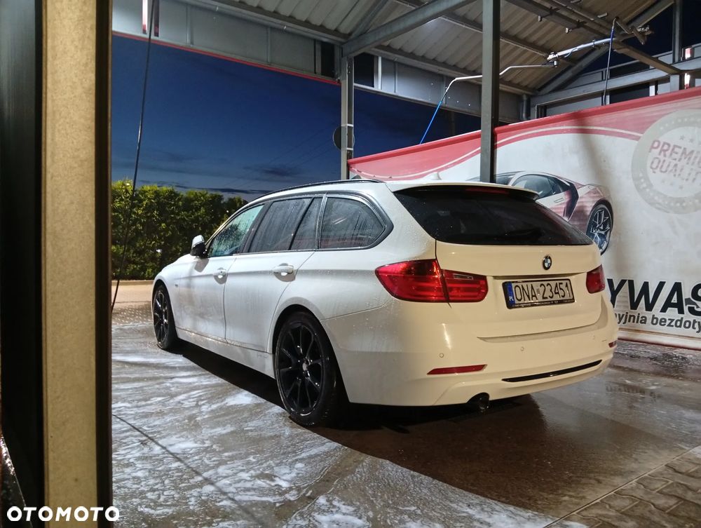 BMW Seria 3 320d Sport Line - 4