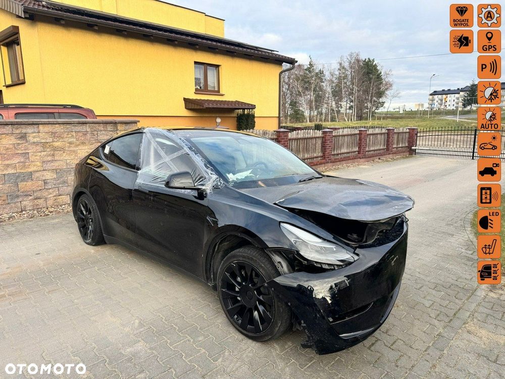 Tesla Y - 1
