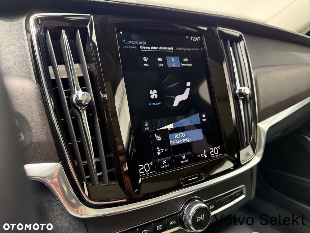 Volvo V90 Cross Country - 24