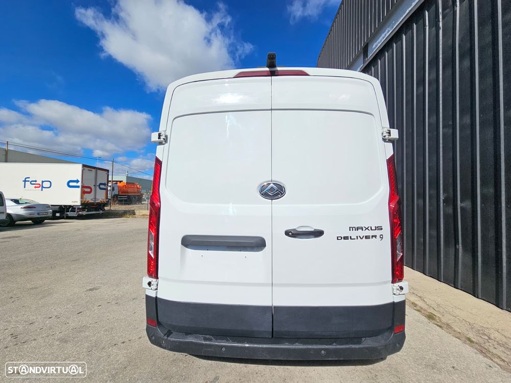 Maxus DELIVER 9 - 9