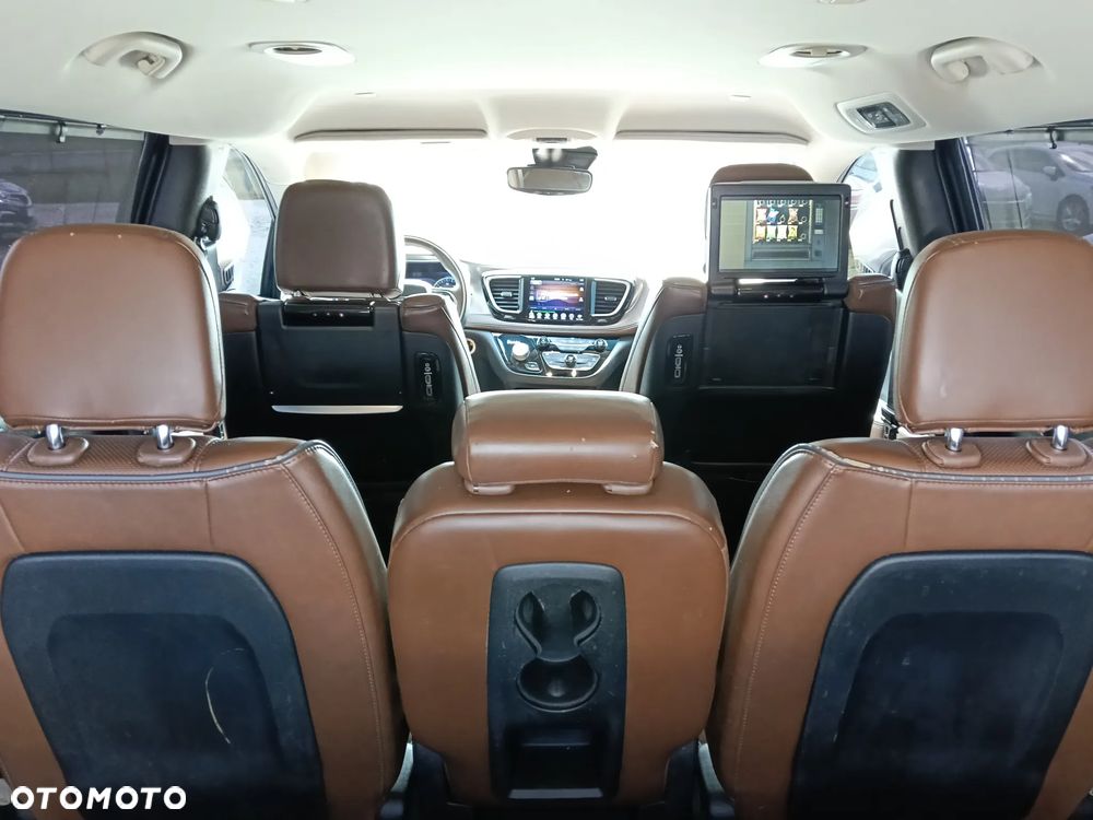 Chrysler Pacifica - 22