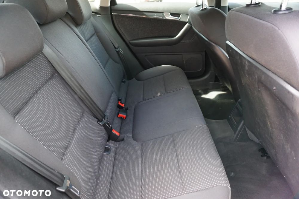 Audi A3 Sportback 1.6 FSI Ambiente - 13