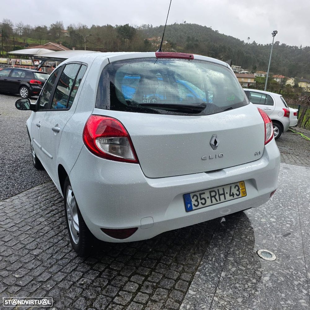 Renault Clio 1.5 dCi Dynamique S - 16