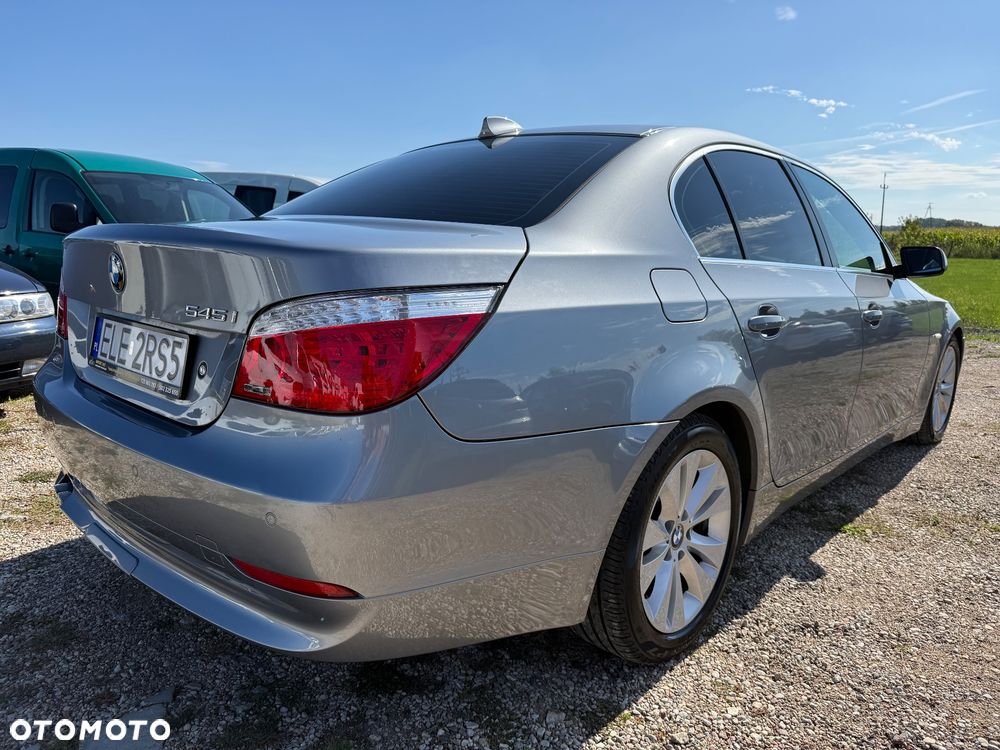 BMW 5 Series 2004 photo 3