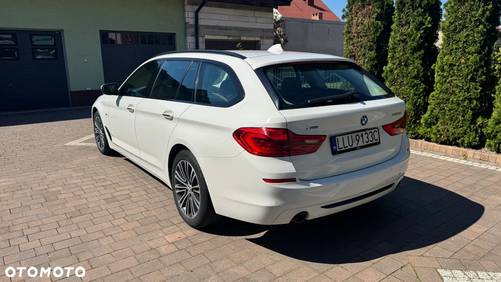 BMW Seria 5 520d xDrive Sport Line sport - 9