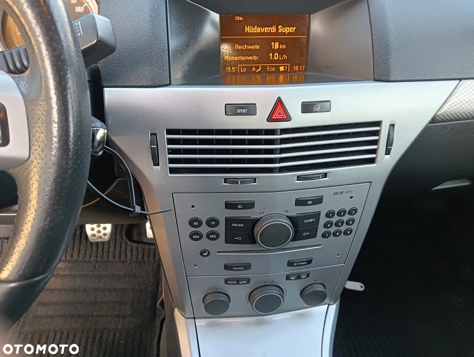 Opel Astra GTC 1.8 Sport - 24