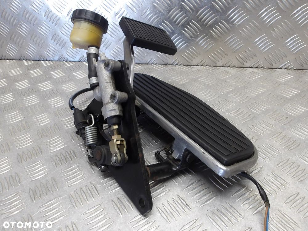 Set podest przód prawy pedał pompa hamulca KAWASAKI VN 1500 VULCAN NOMAD 1998-2004  PN: 34028-1497 , 34003-1473 - 9