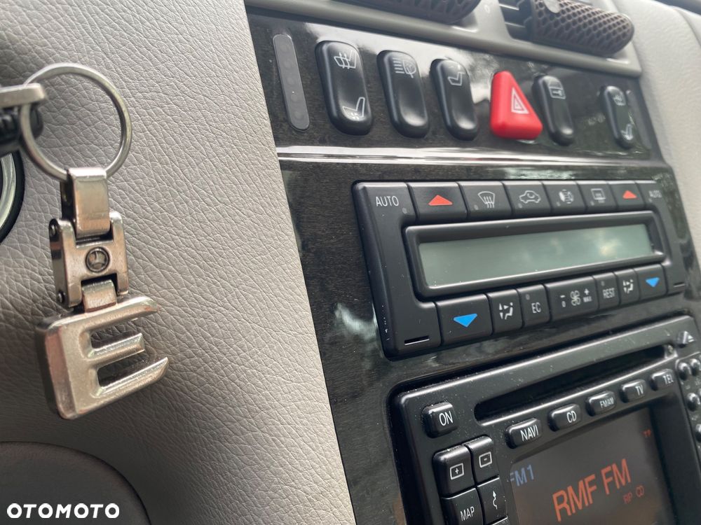 Mercedes-Benz Klasa E 320 T CDI Avantgarde - 34