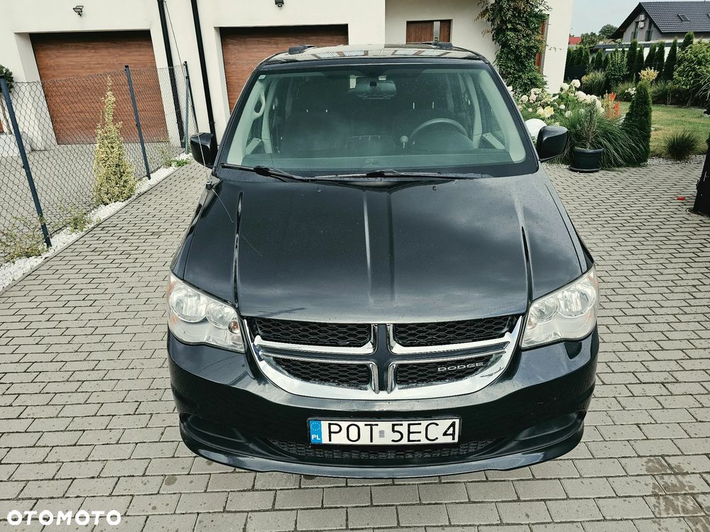 Dodge Grand Caravan 2012 photo 2