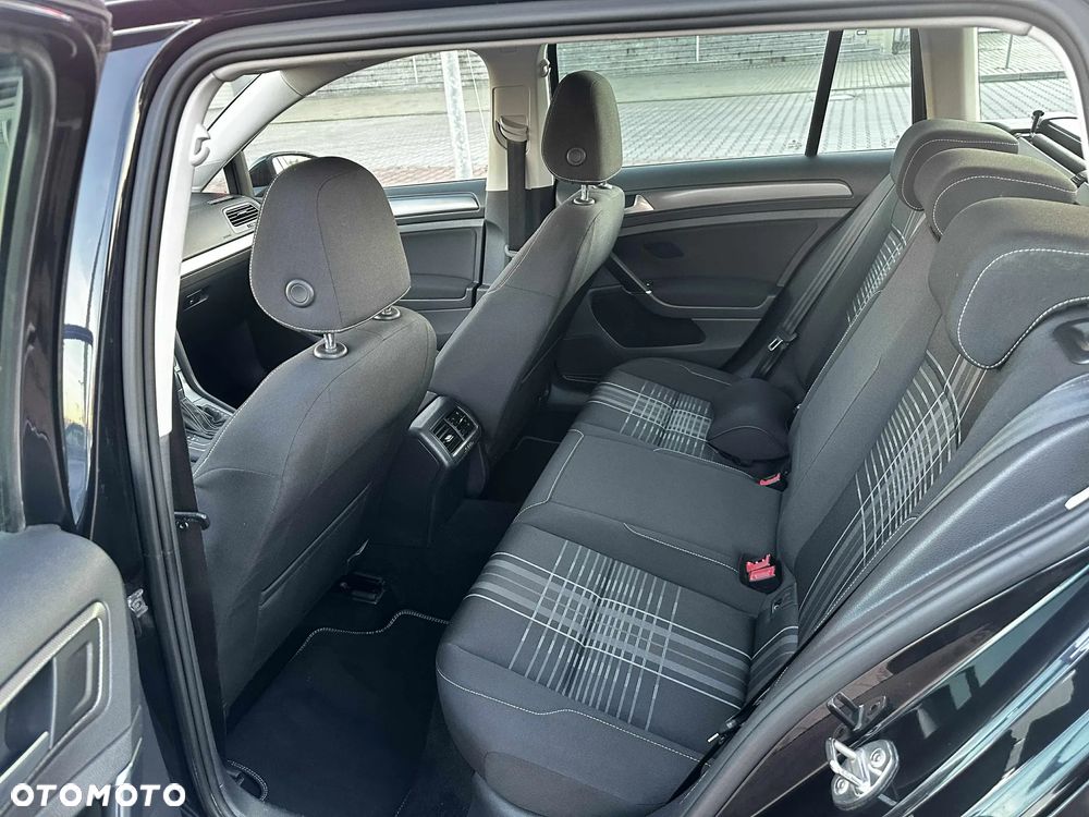 Volkswagen Golf 1.6 TDI BlueMotion Technology DSG Lounge - 8