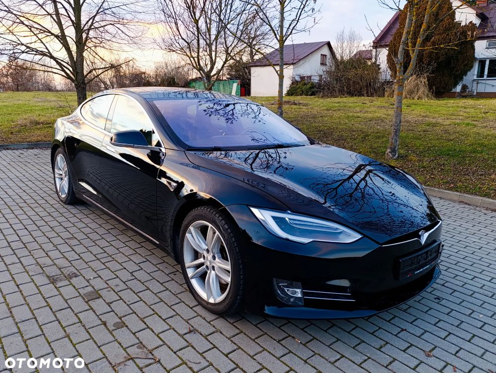 Tesla Model S - 2