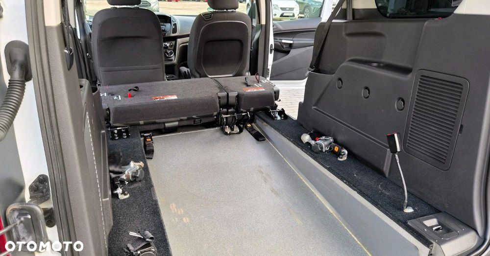 Ford Transit Connect - 27