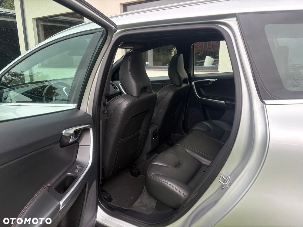 Volvo XC 60 D4 Geartronic Summum - 19