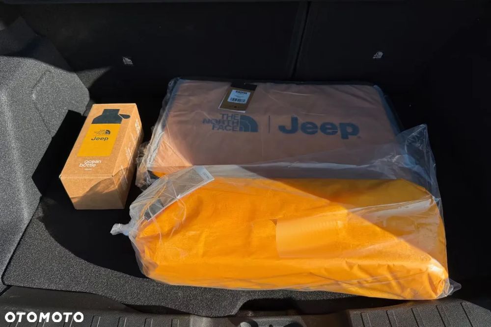 Jeep Avenger 1.2 T3 mHEV The North Face 4xe eDCT6 - 34