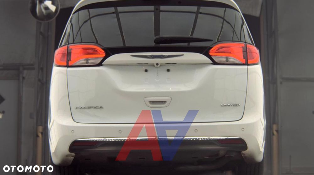 Chrysler Pacifica - 7