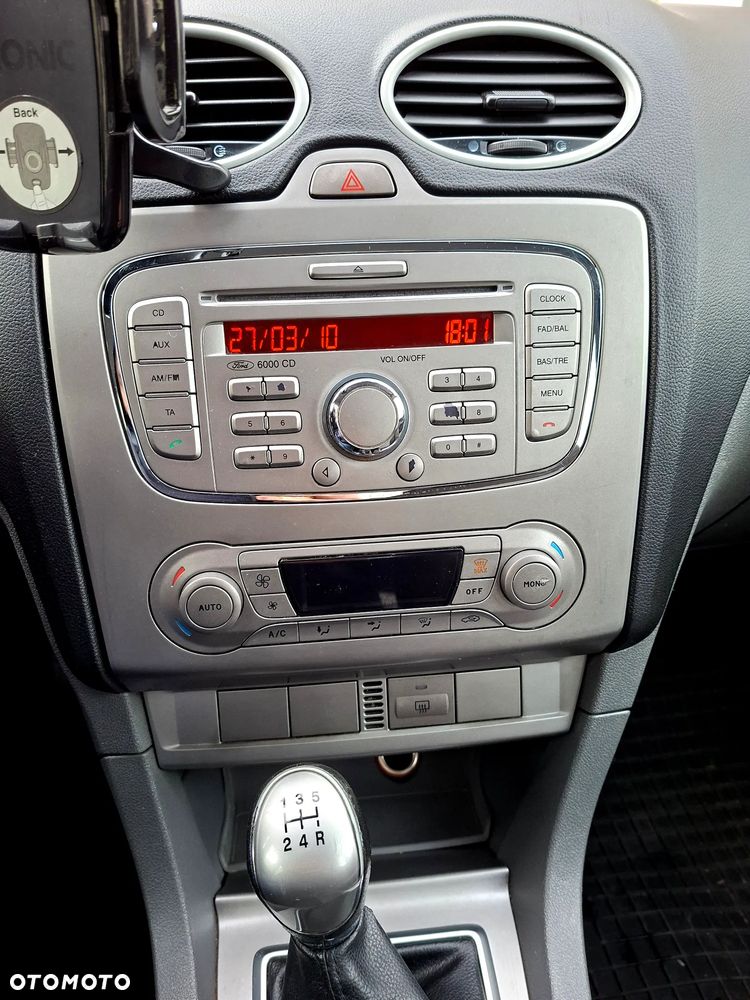 Ford Focus 1.6 16V Style+ - 19