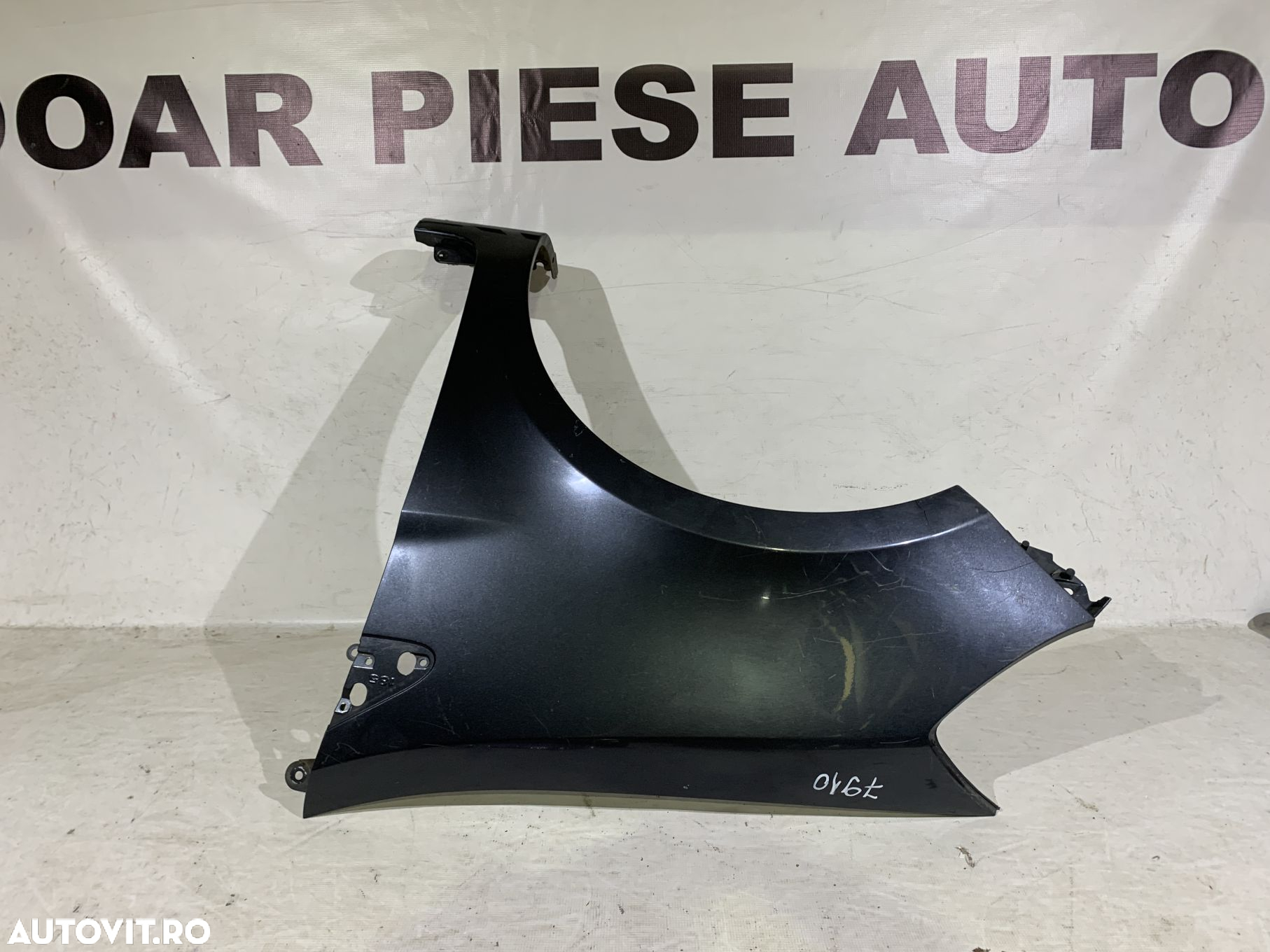 Aripa stanga fata, Renault Clio 3, 2006, 2007, 2008, 2009, 2010, 2011, 2012, cod origine OE 8200256117. - 2