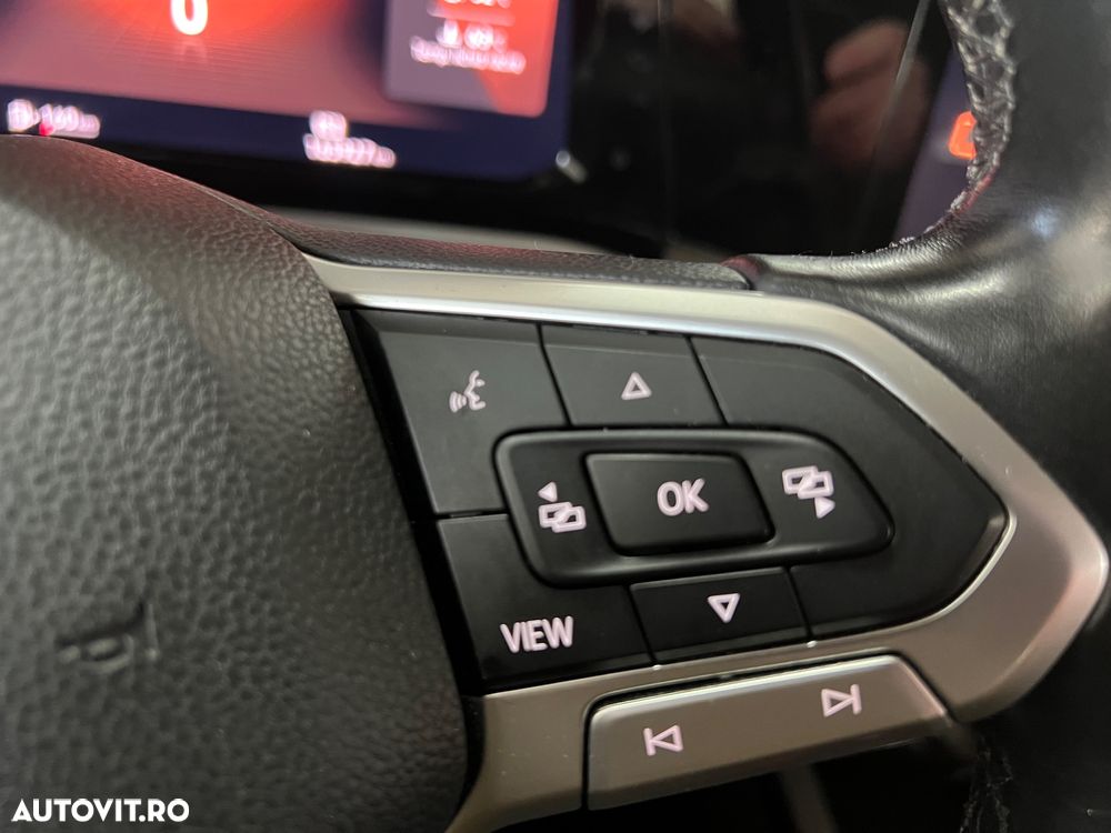 Volkswagen Golf 2.0 TDI SCR Life - 25