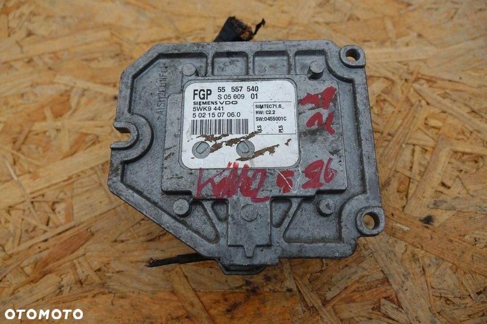 STEROWNIK SILNIKA ECU KOMPUTER OPEL VECTRA C 1.8 16V  55557540 - 2
