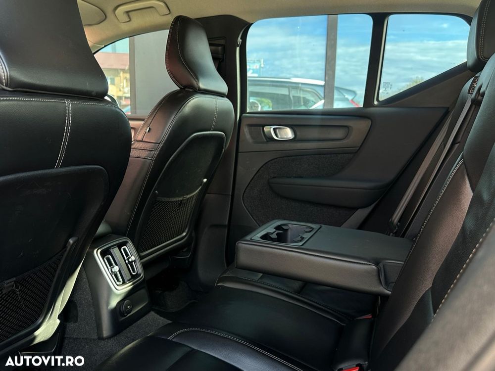 Volvo XC 40 - 30