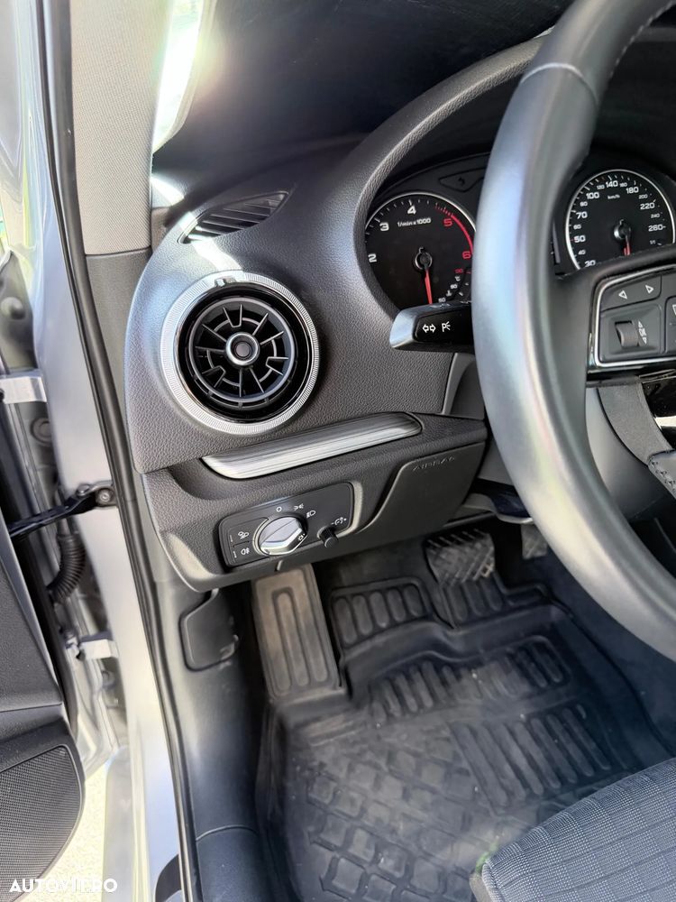 Audi A3 2.0 TDI S tronic Sport - 5