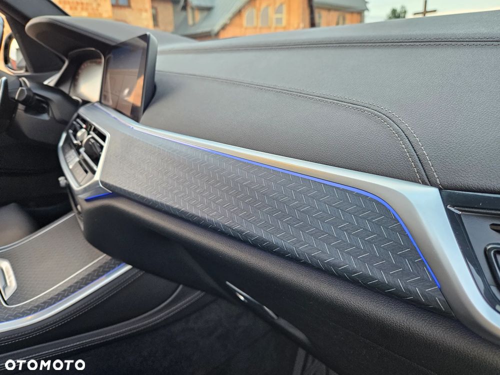 BMW X5 M50i - 16