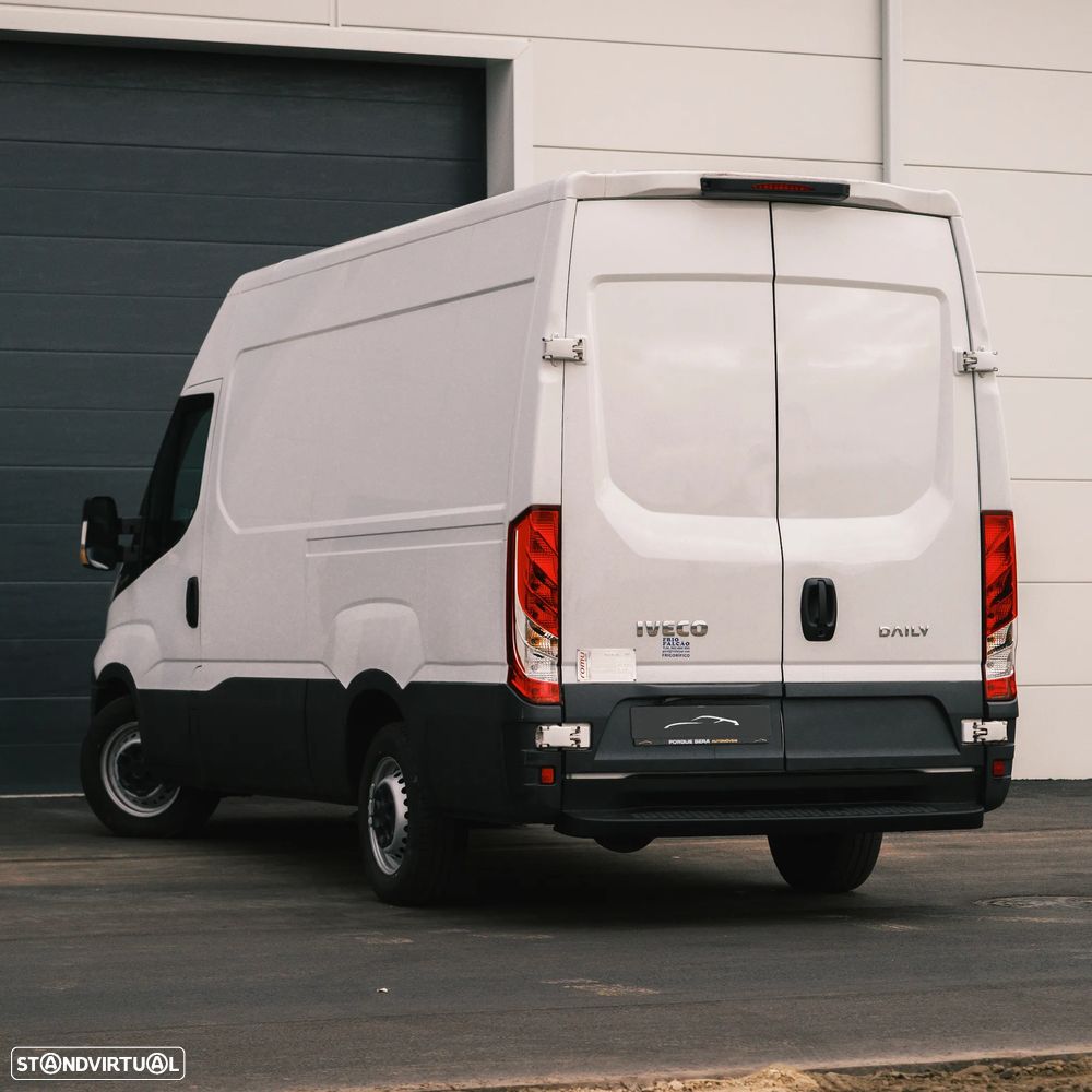 Iveco DAILY 2.3 35-120 FRIO/ISOTÉRMICA - 2