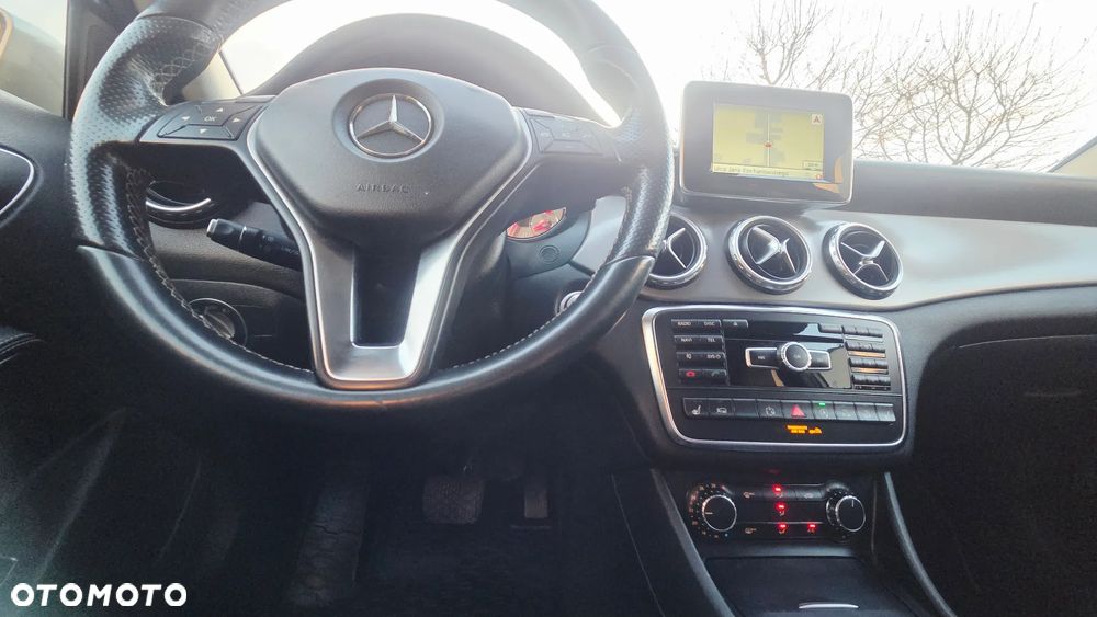 Mercedes-Benz GLA 250 4-Matic - 9